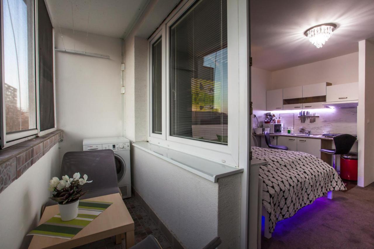 Studio Apartment Petrzalka Air-Conditioned 24H Check-In Μπρατισλάβα Εξωτερικό φωτογραφία