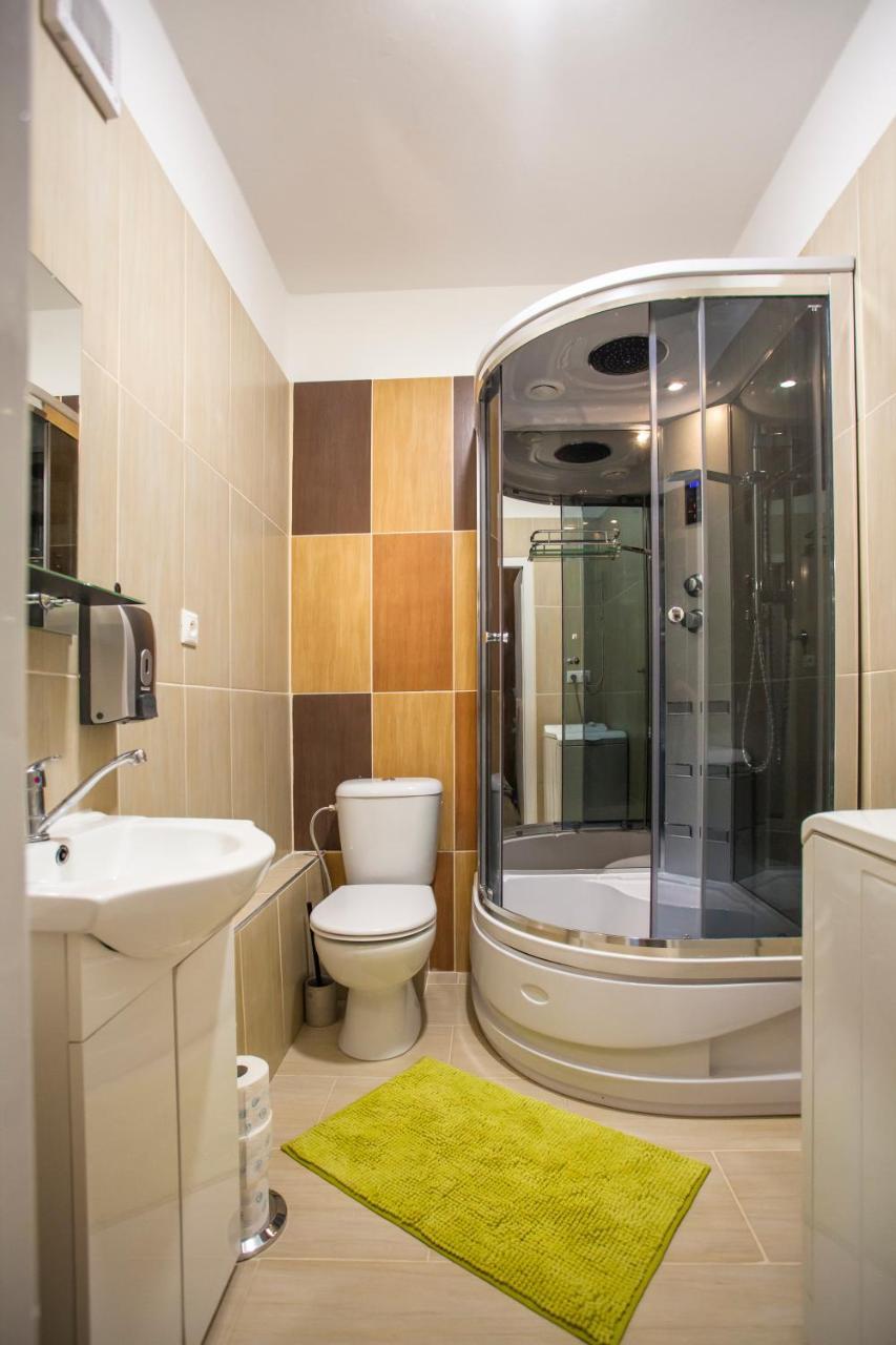 Studio Apartment Petrzalka Air-Conditioned 24H Check-In Μπρατισλάβα Εξωτερικό φωτογραφία